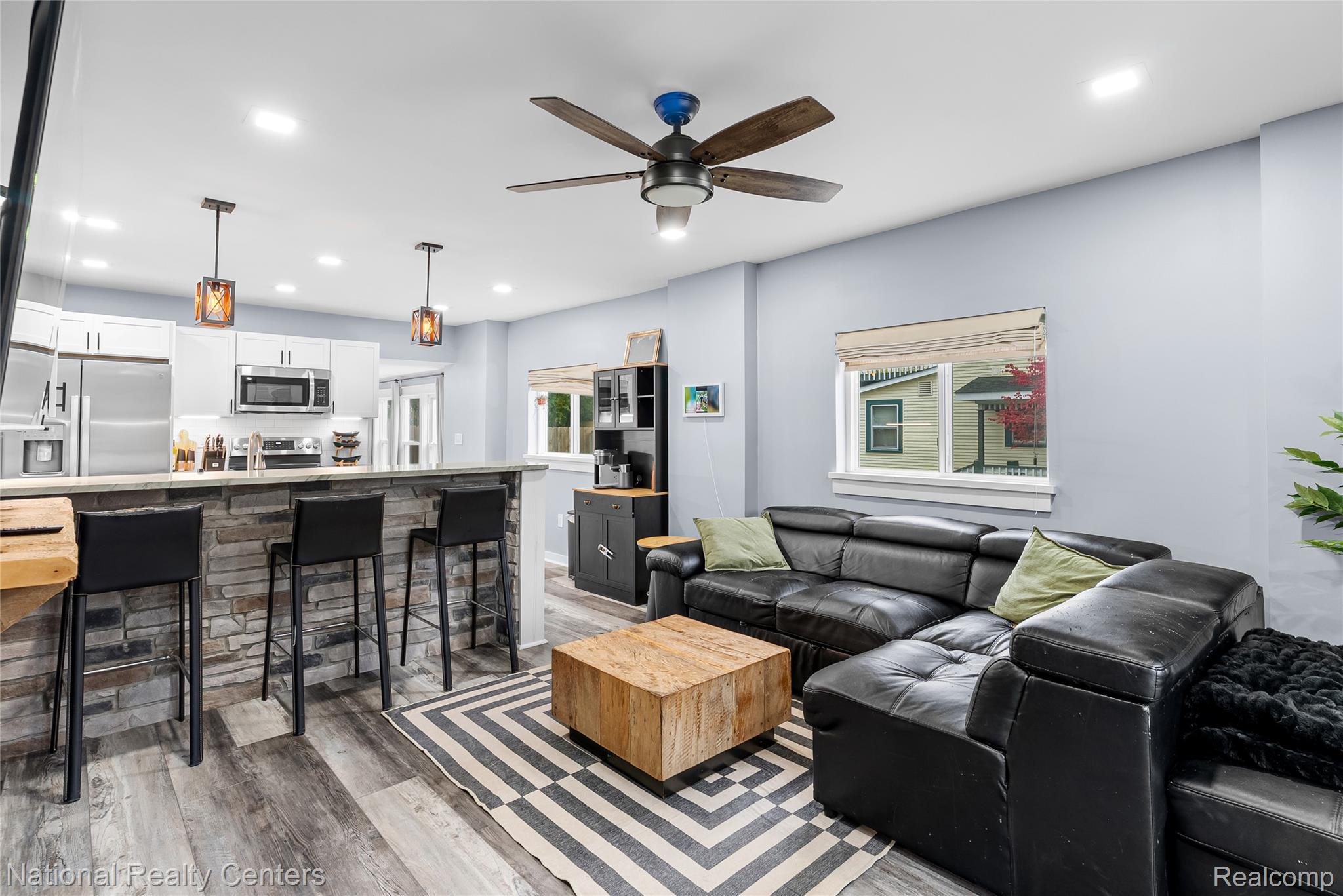 222 N Davison Street