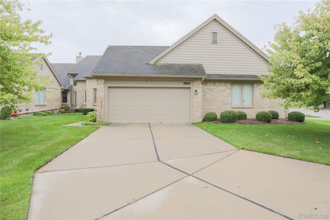 16768 Pearlcreek Court N Macomb Township MI 48042