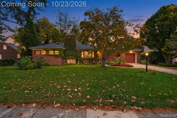 3930 PARKVIEW DR, ROYAL OAK, MI 48073 - Image 802df2bf0c765573c274e8192c9bc161/2029123113