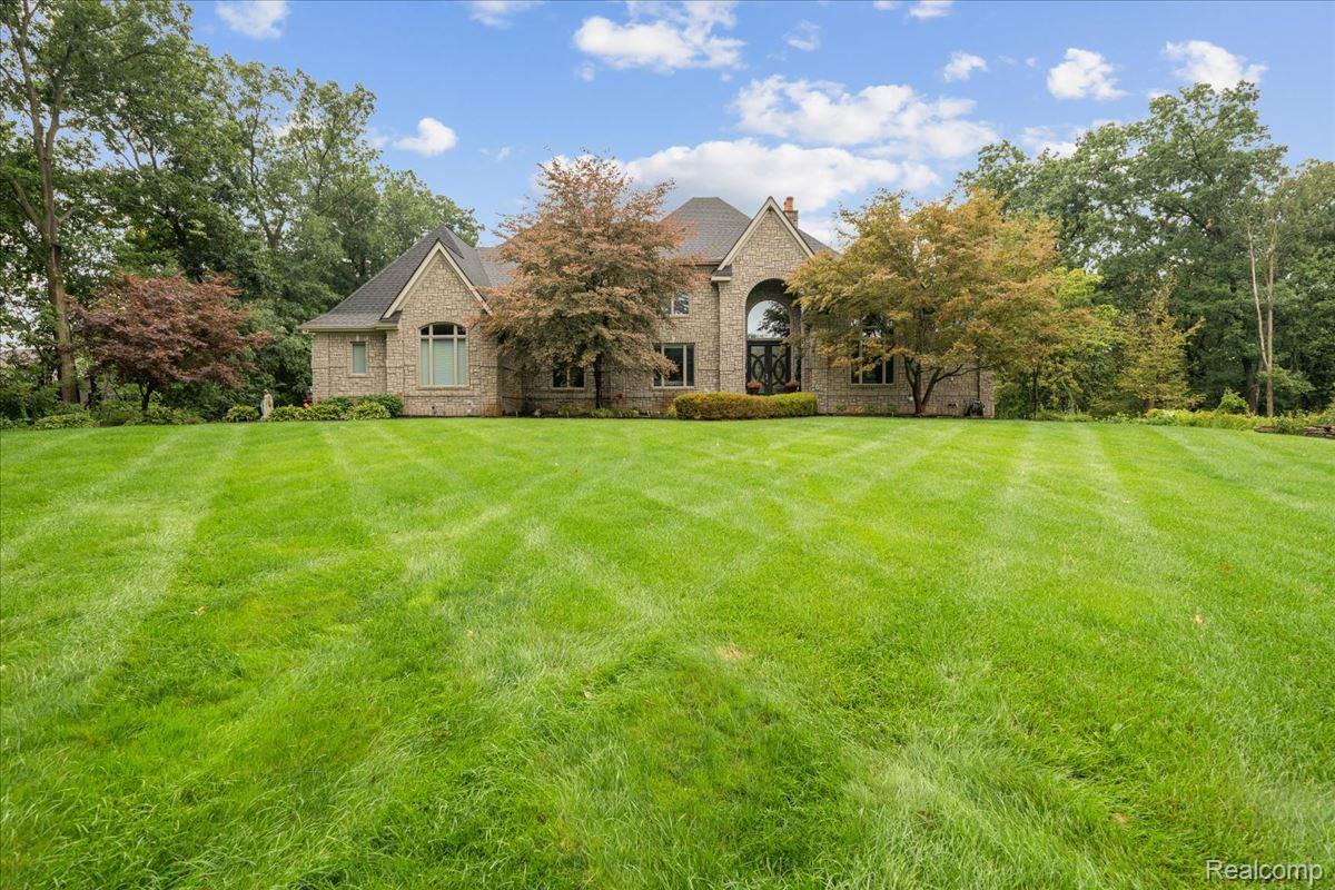 1400 Valleycrest Court