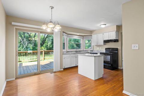 Tiny photo for 1709 Weyhill Drive, Wixom City, MI 48393 (MLS # 20251027543)