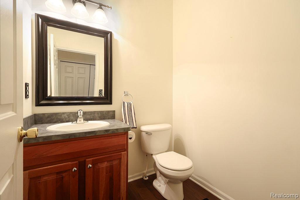 48608 Oak Bridge Drive