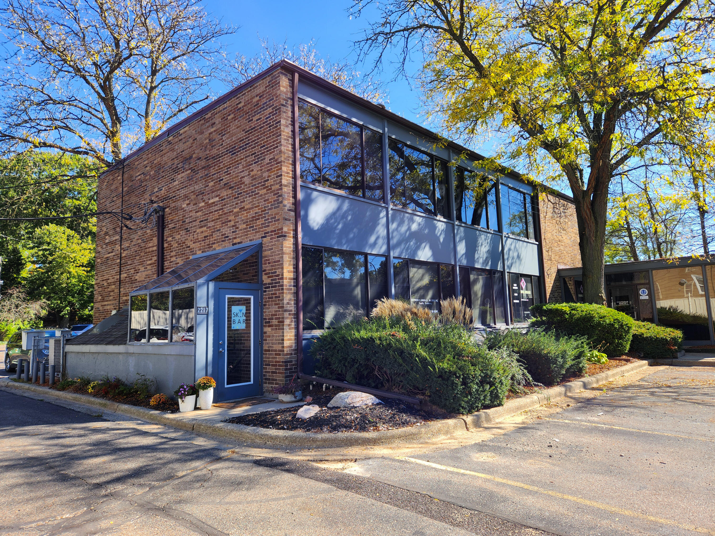 2217 Packard Street Ste 15