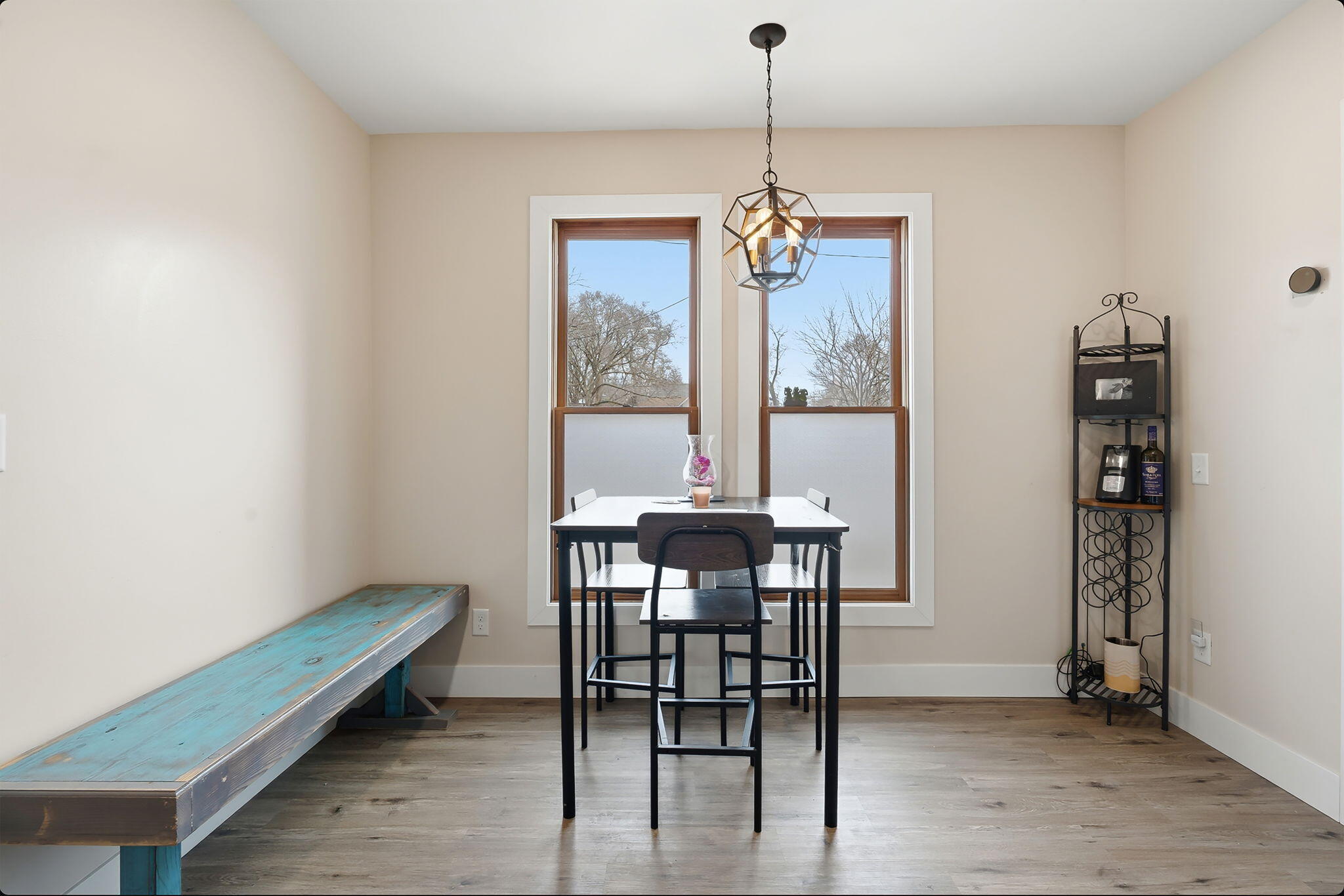 34 E Isabella Avenue