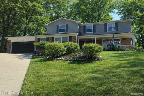 1811 Campus Court Rochester Hills City MI 48309
