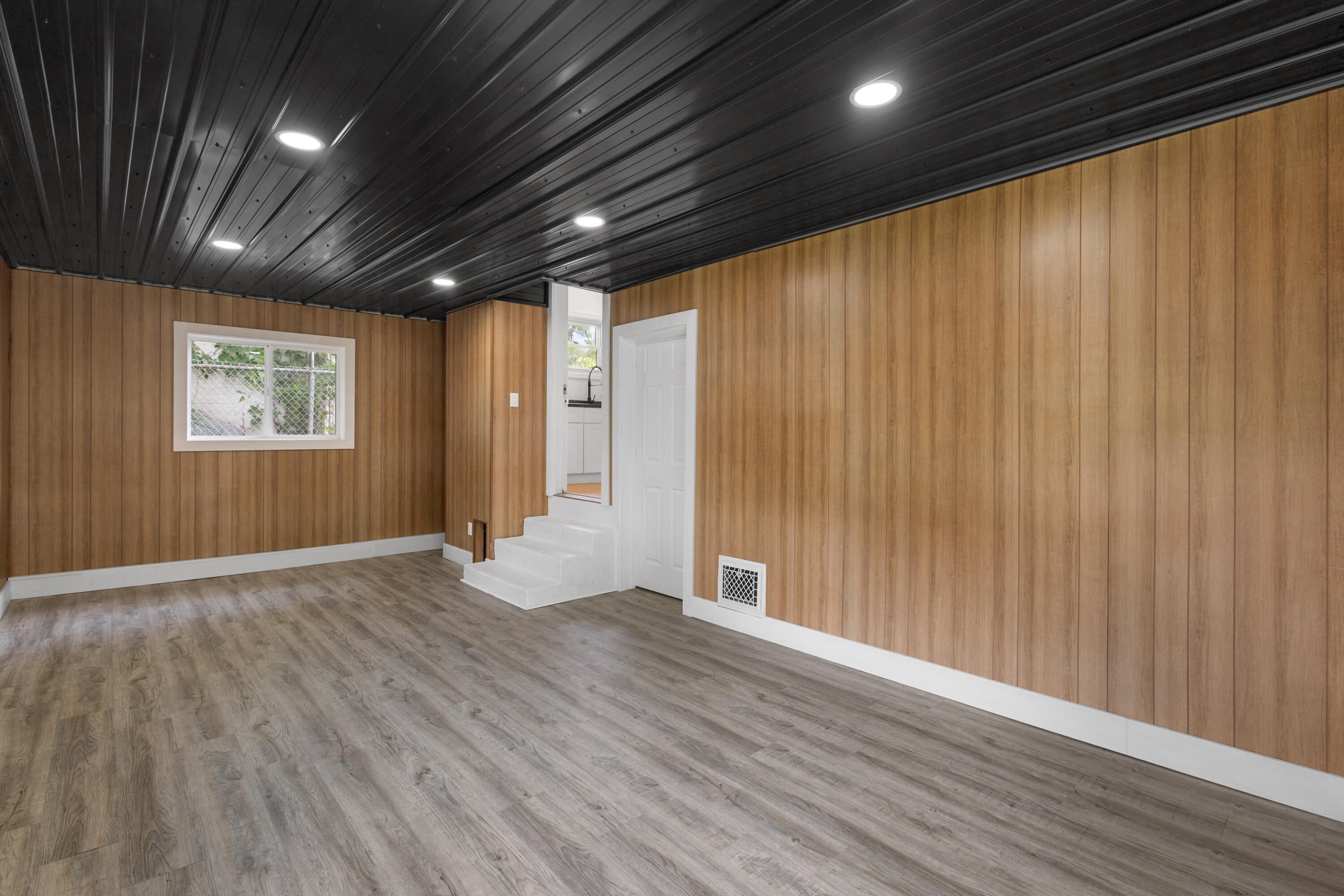 7 Avenue B