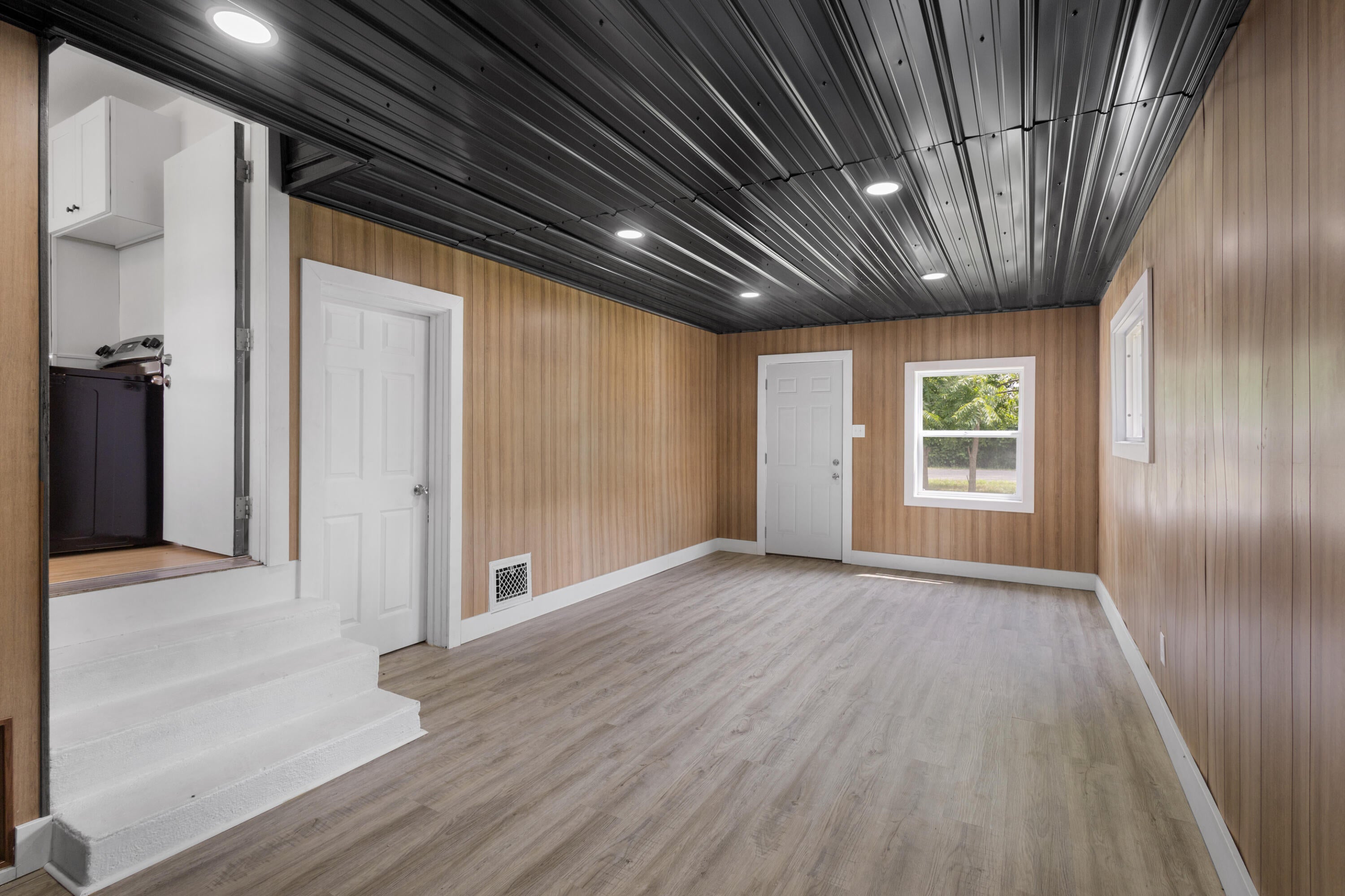 7 Avenue B