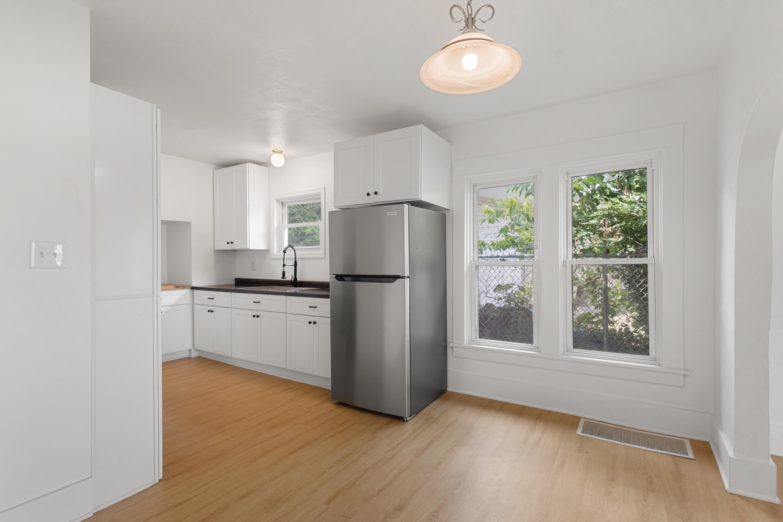 7 Avenue B