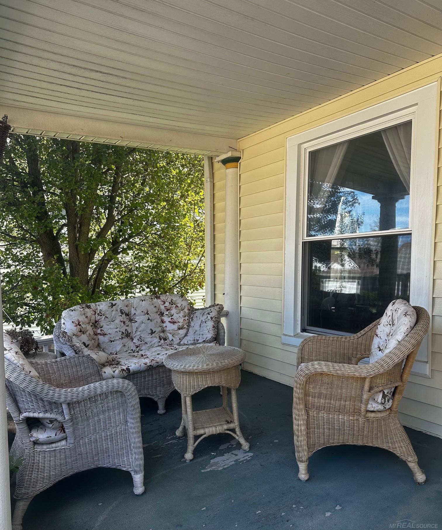 284 E Saint Clair Street