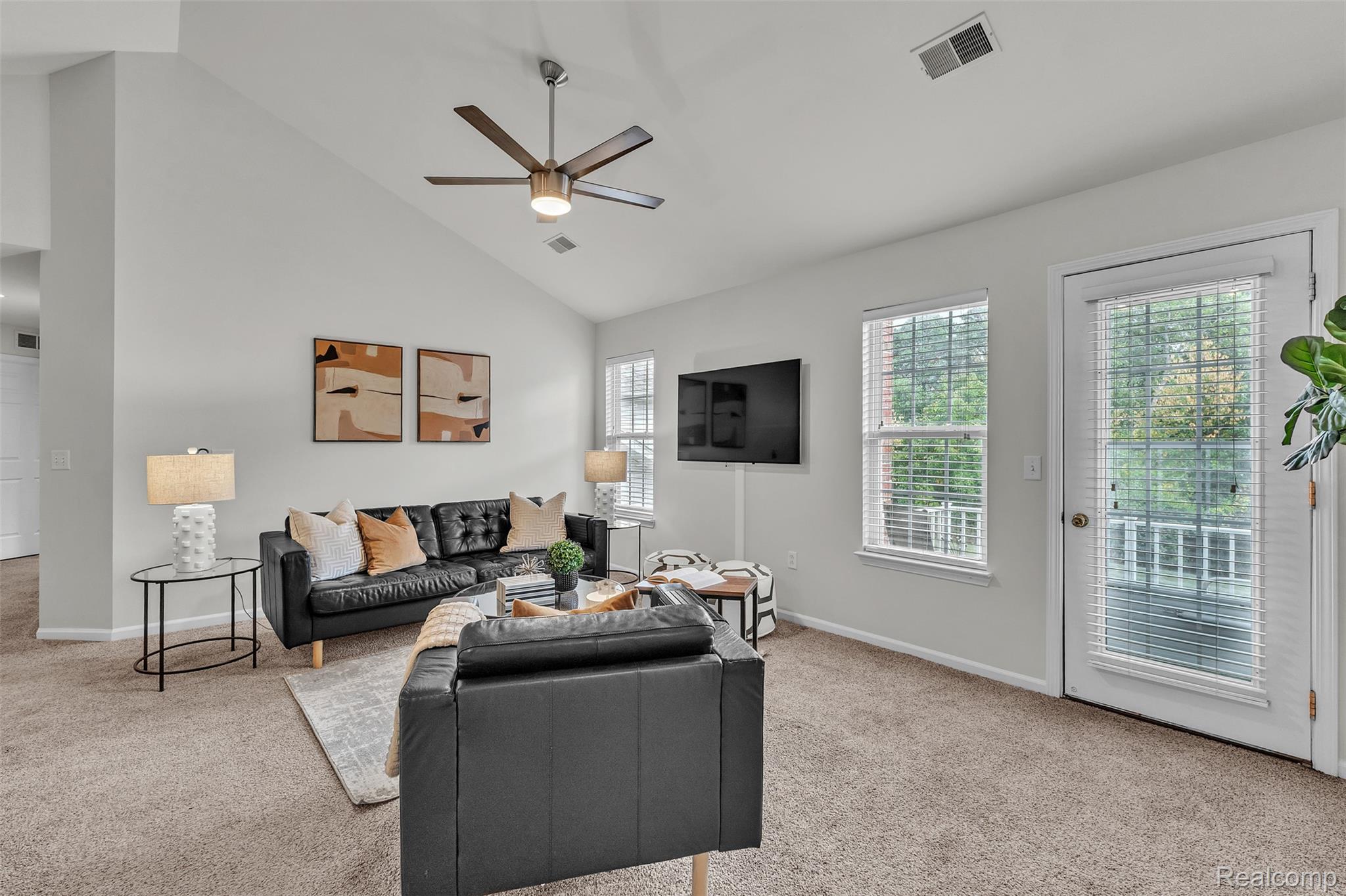 592 Olde English Circle