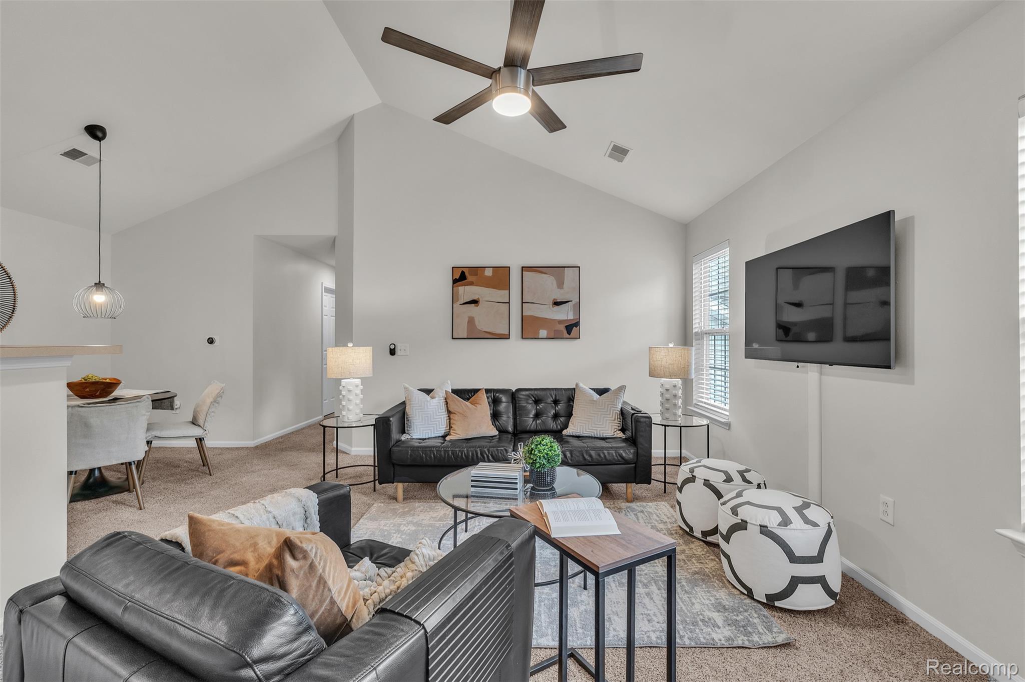 592 Olde English Circle