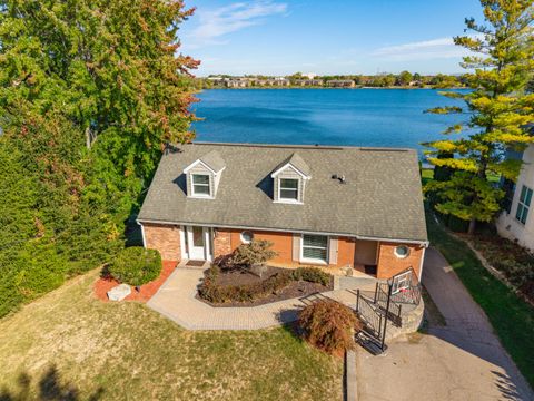 1675 Dell Rose Drive Bloomfield Hills City MI 48302