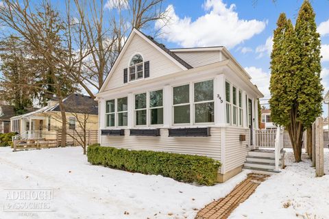 Tiny photo for 345 Roosevelt Place, Grosse Pointe City, MI 48230 (MLS # 58050199725)
