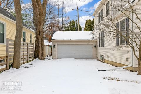 Tiny photo for 345 Roosevelt Place, Grosse Pointe City, MI 48230 (MLS # 58050199725)