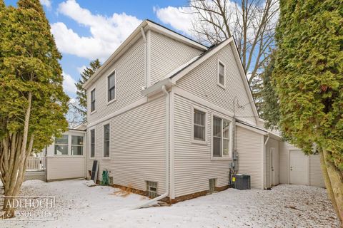 Tiny photo for 345 Roosevelt Place, Grosse Pointe City, MI 48230 (MLS # 58050199725)