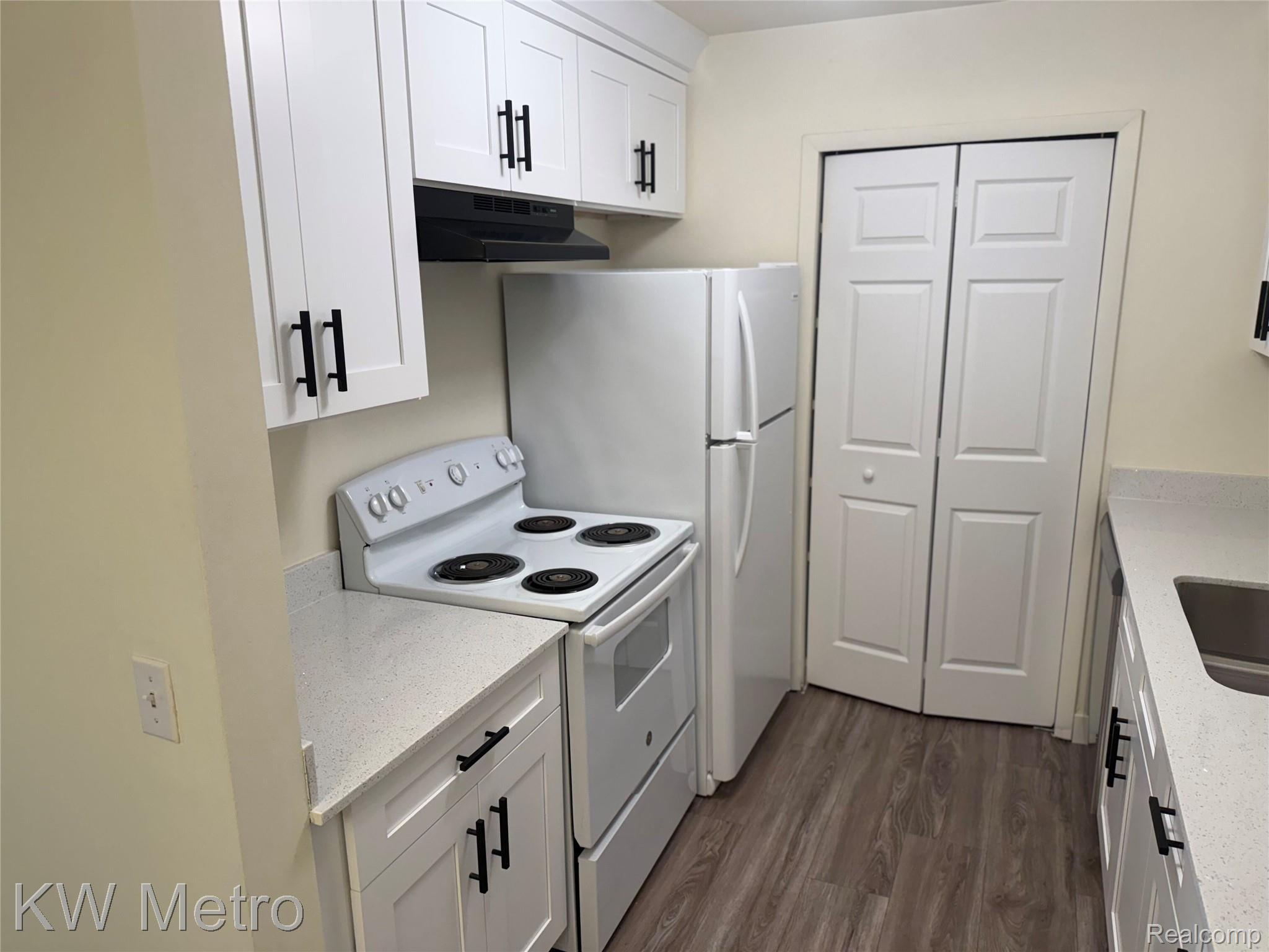 2049 N DUCK LAKE Road