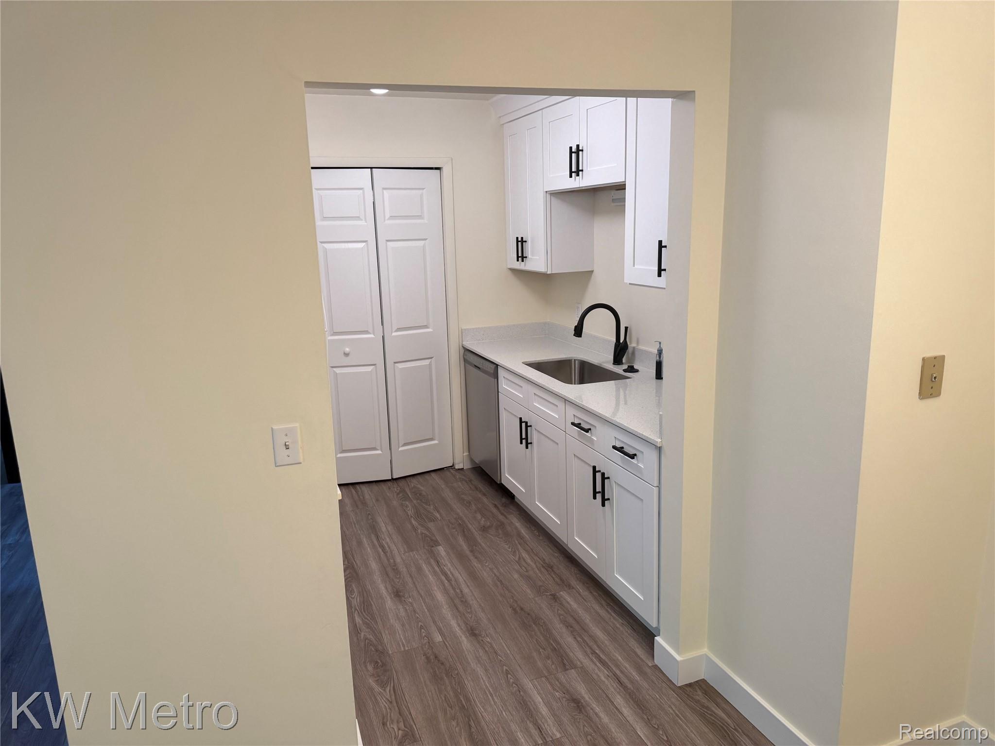 2049 N DUCK LAKE Road