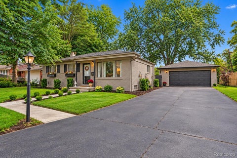 Tiny photo for 6063 Graper Drive, Waterford Charter Township, MI 48329 (MLS # 20261083107)