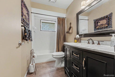 Tiny photo for 6063 Graper Drive, Waterford Charter Township, MI 48329 (MLS # 20261083107)
