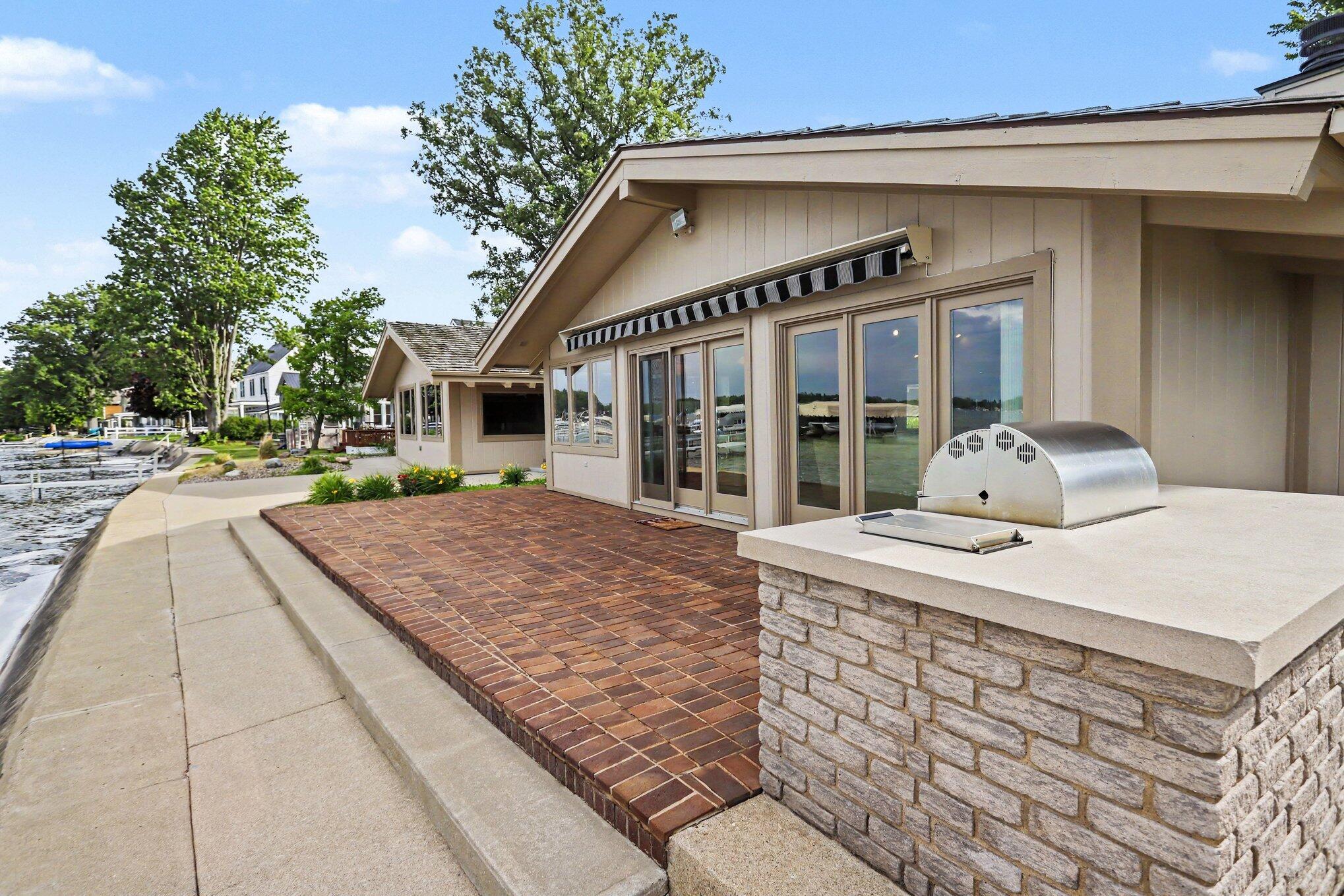 564 Lake Drive