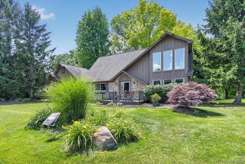 Photo of 9968 Timothy Lane, Green Oak Township, MI 48178 (MLS # 20261050906)