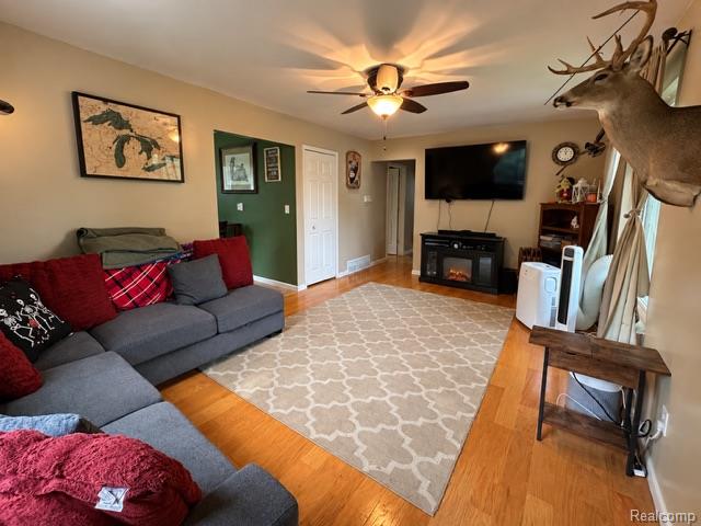 3131 W Maple Avenue