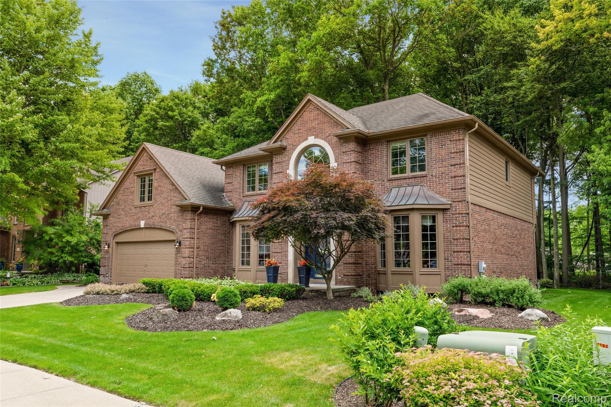 2176 Oakwood Drive