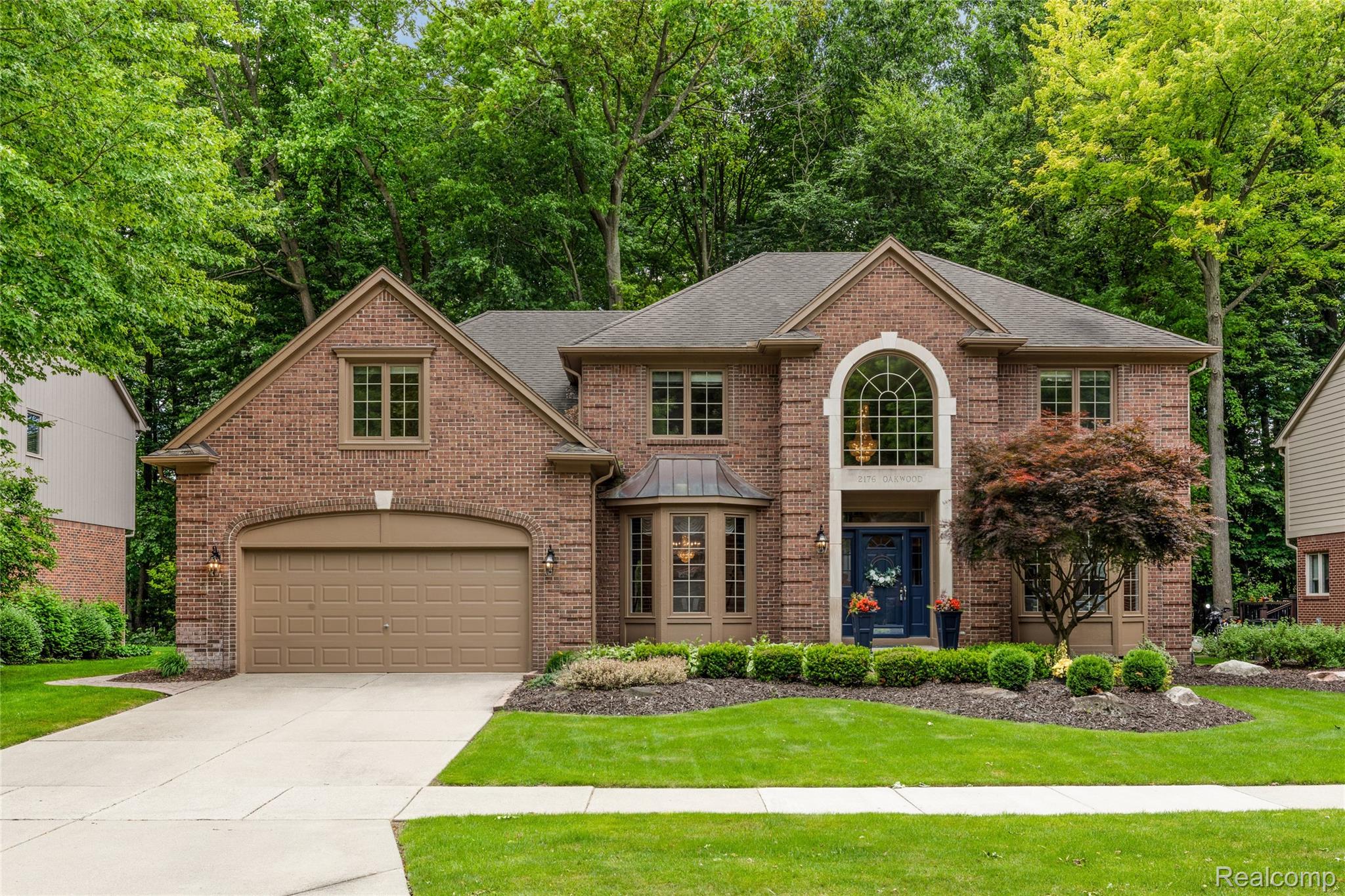 2176 Oakwood Drive