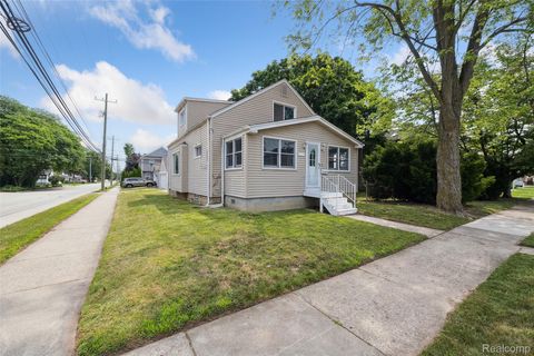 3690 Phillips Avenue Berkley City MI 48072