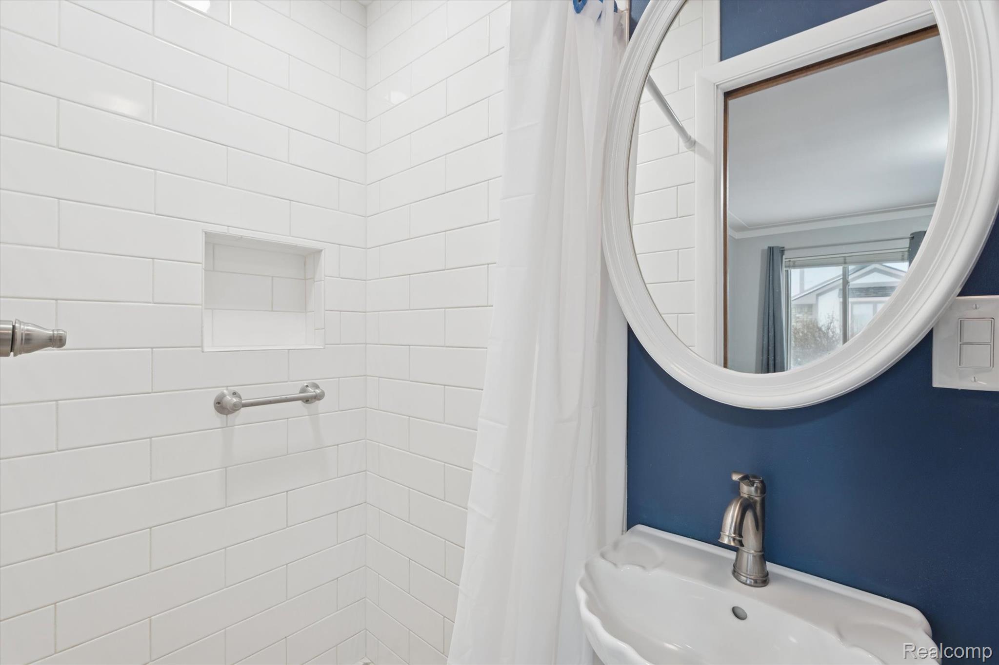 Grand Blanc, Michigan 48439, United States, 3 Bedrooms Bedrooms, ,2 BathroomsBathrooms,Residential,Pending,251276