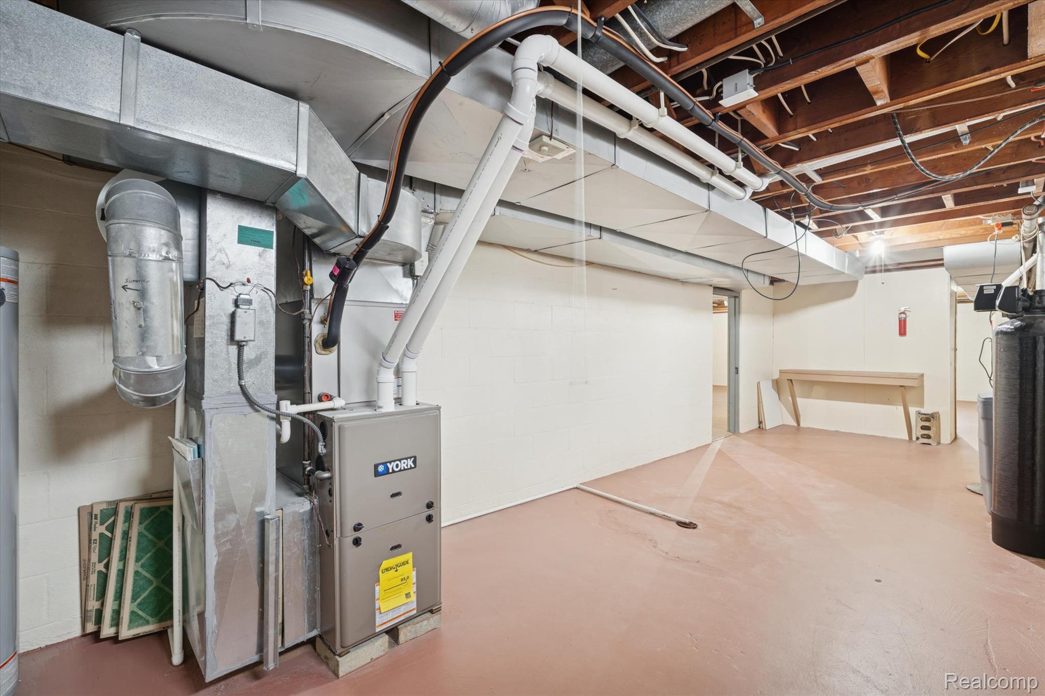 Grand Blanc, Michigan 48439, United States, 3 Bedrooms Bedrooms, ,2 BathroomsBathrooms,Residential,Pending,251276