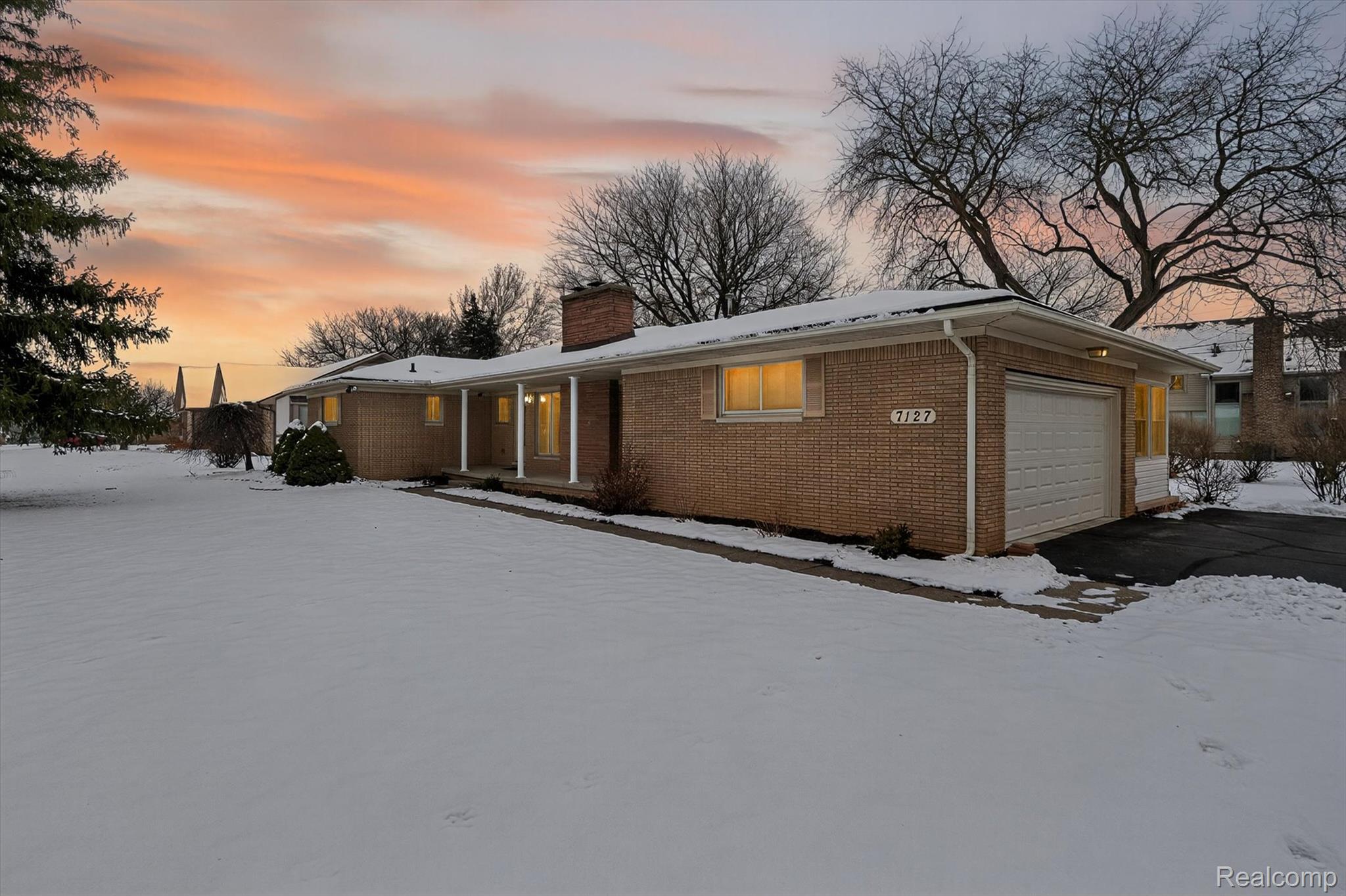 Grand Blanc, Michigan 48439, United States, 3 Bedrooms Bedrooms, ,2 BathroomsBathrooms,Residential,Pending,251276