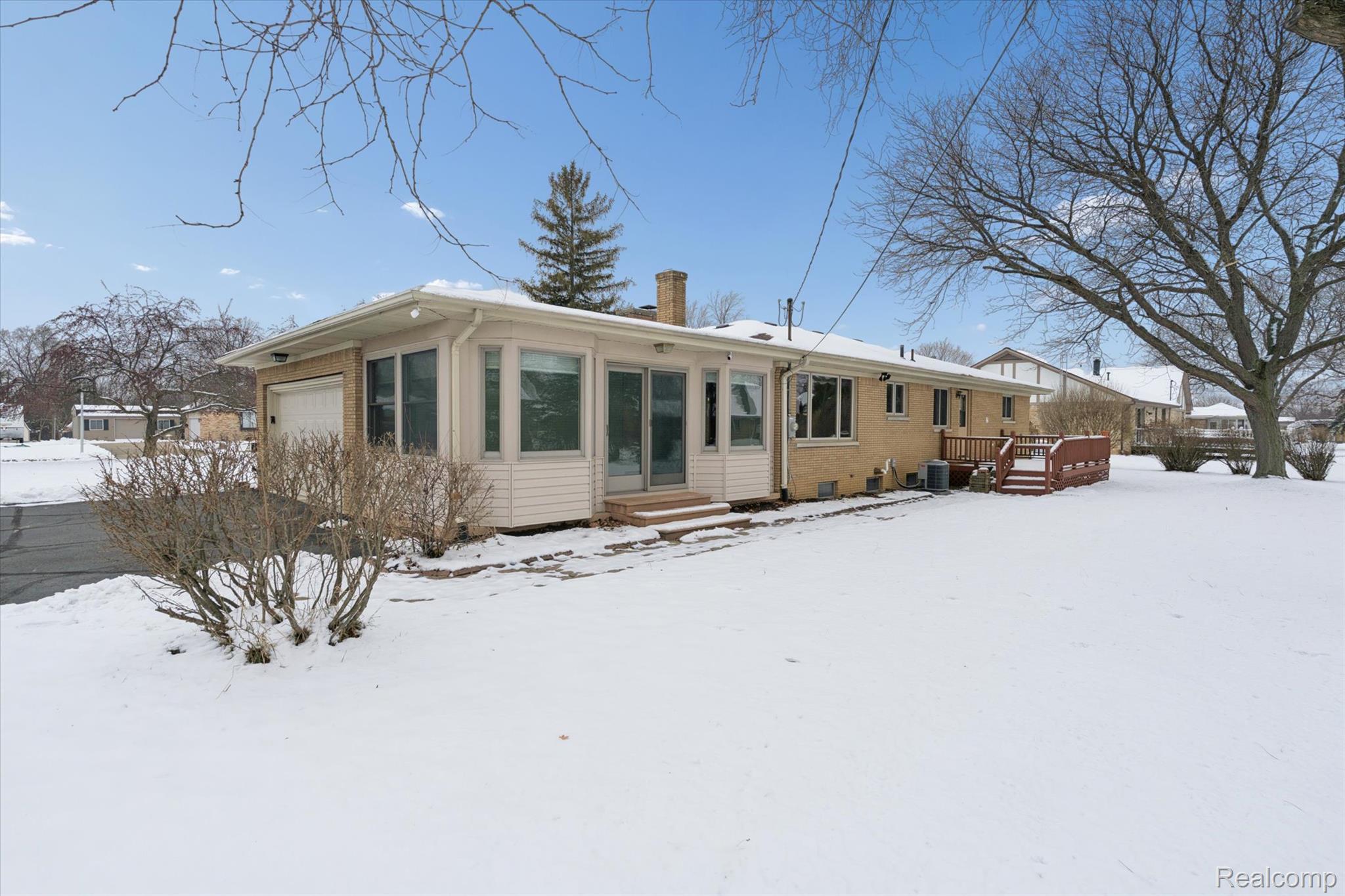 Grand Blanc, Michigan 48439, United States, 3 Bedrooms Bedrooms, ,2 BathroomsBathrooms,Residential,Pending,251276