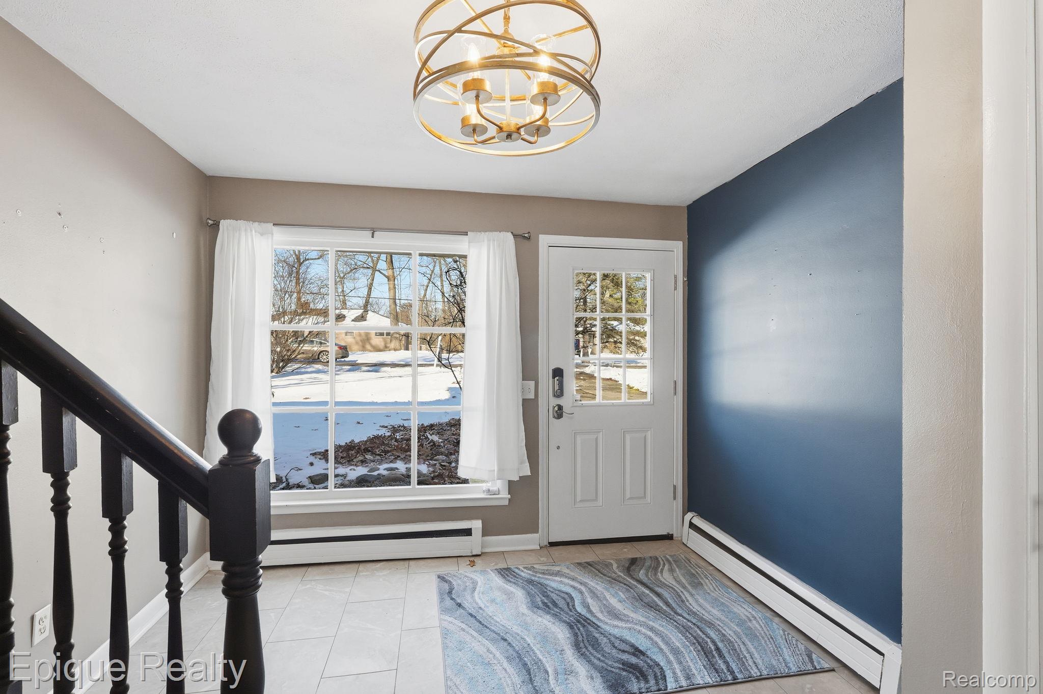 4448 Greenwood Drive