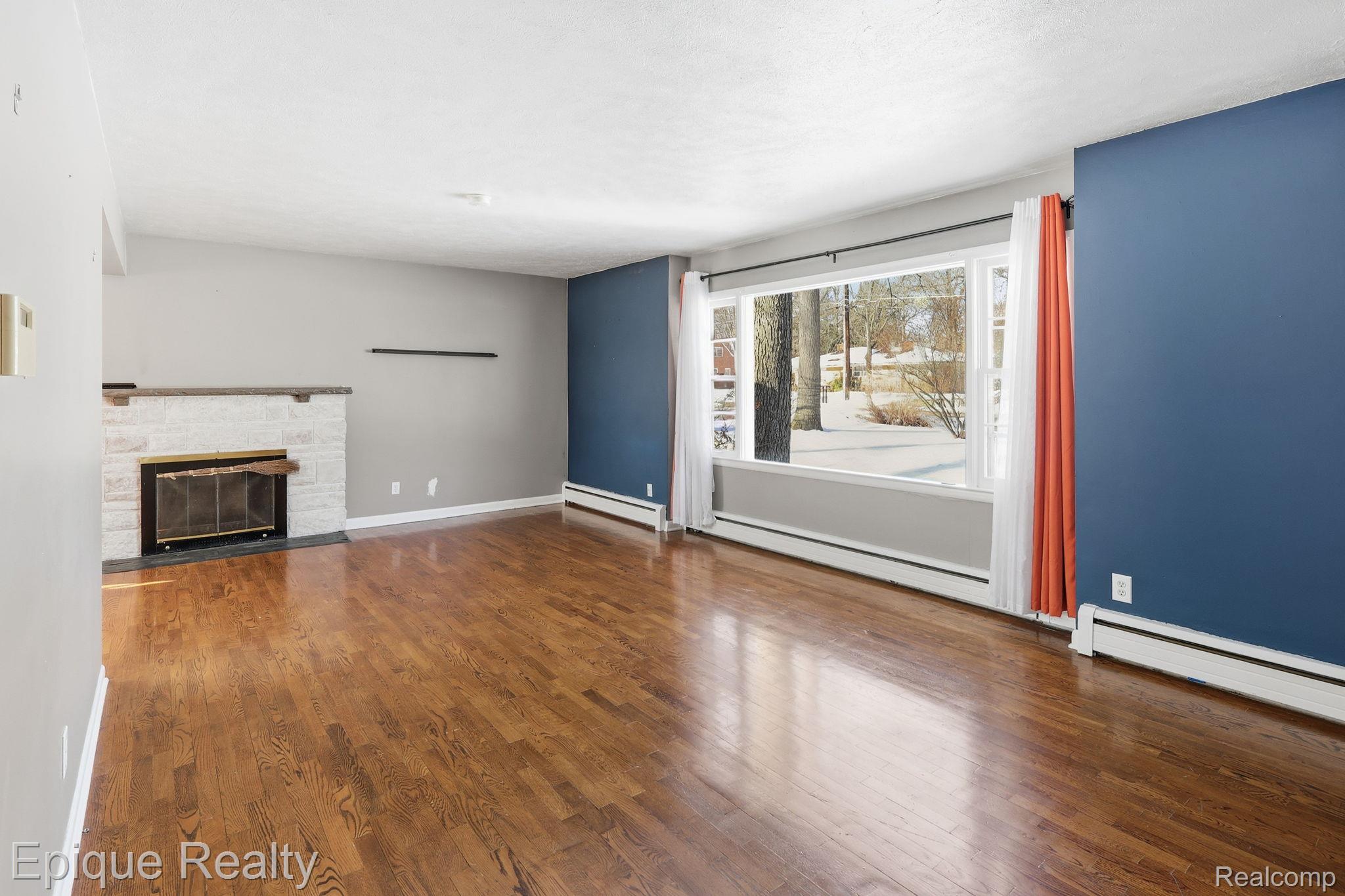 4448 Greenwood Drive