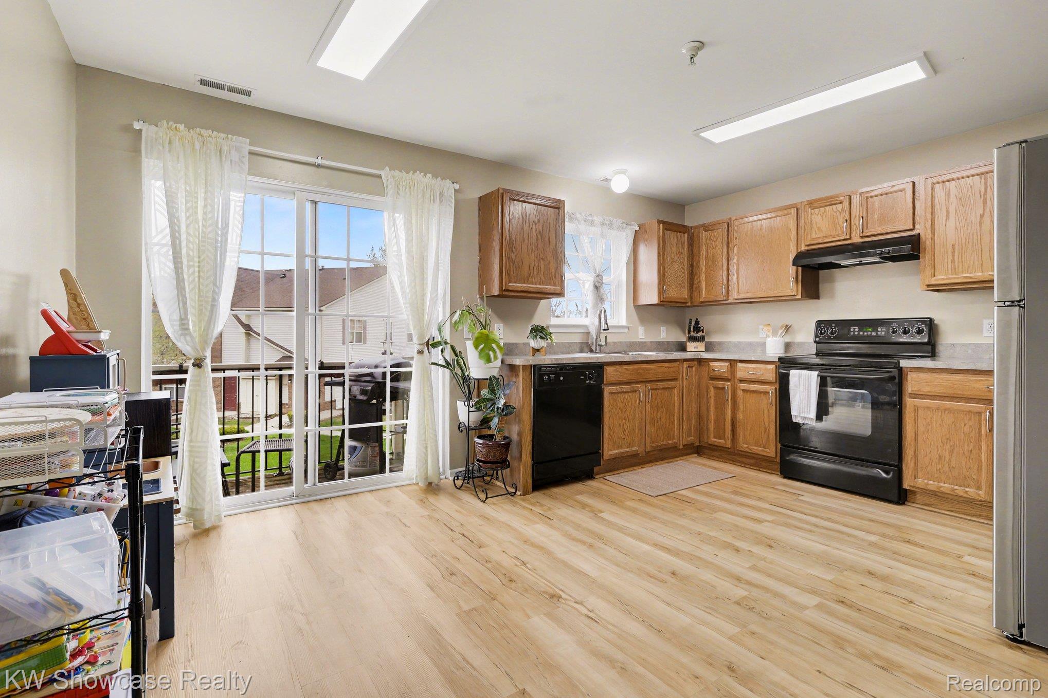 9519 Lakeside Drive 91