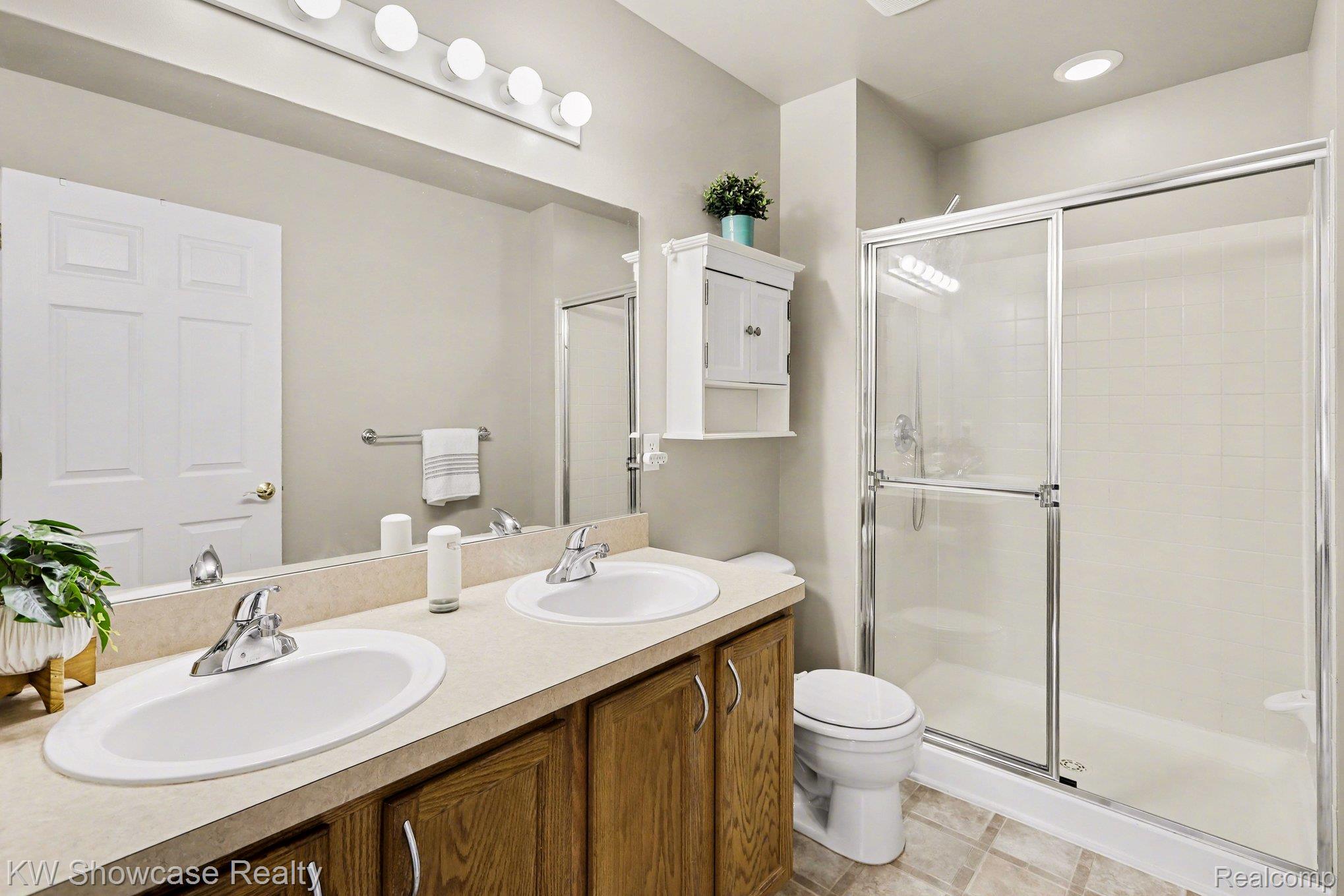 9519 Lakeside Drive 91