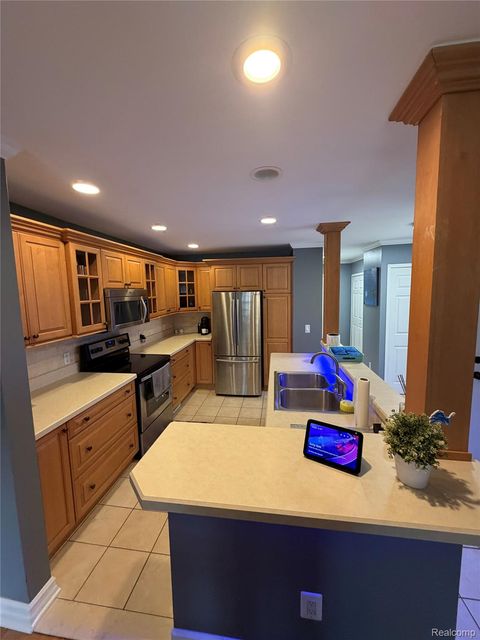 35531 Heritage Lane Farmington City MI 48335