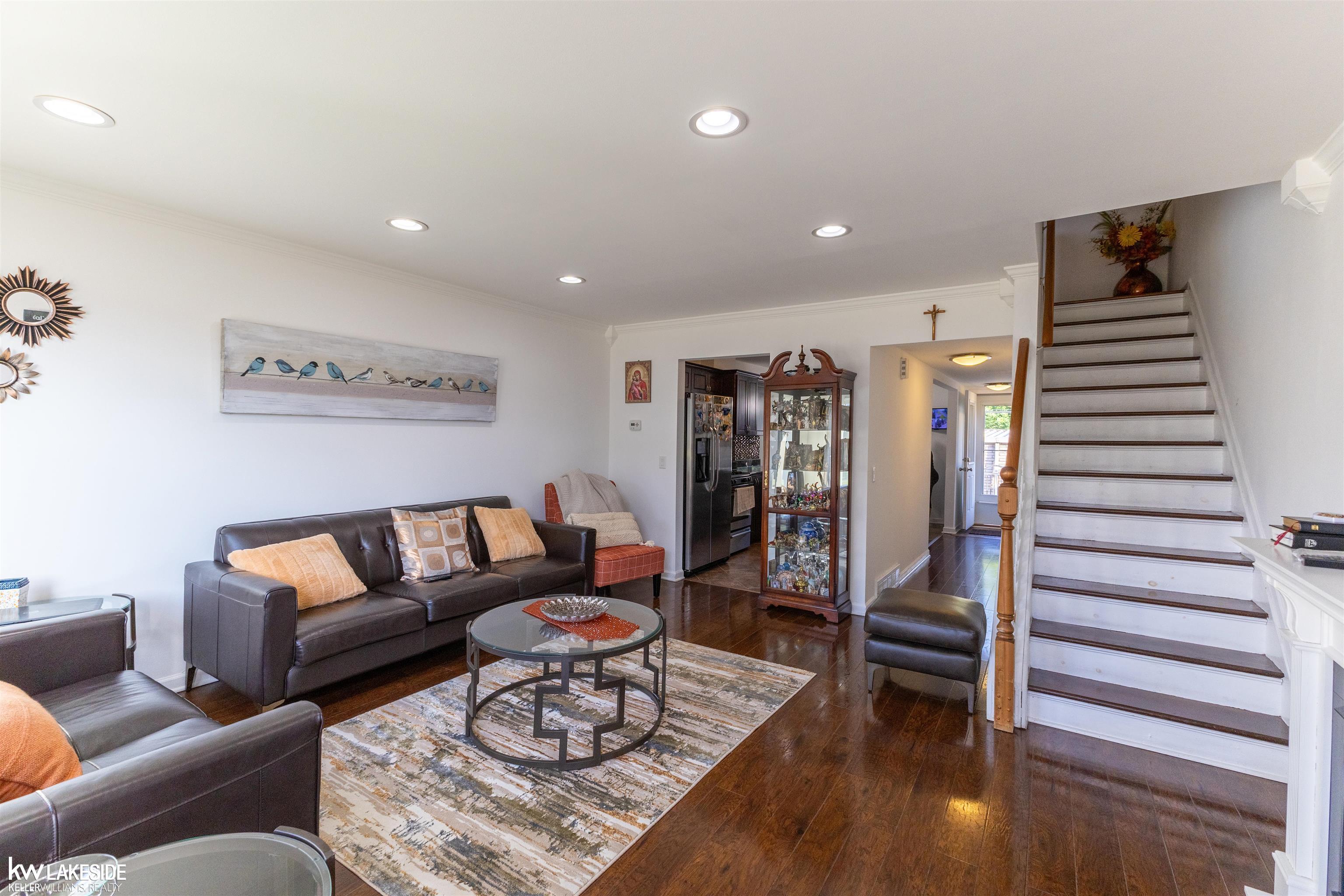 28012 Universal Dr Drive