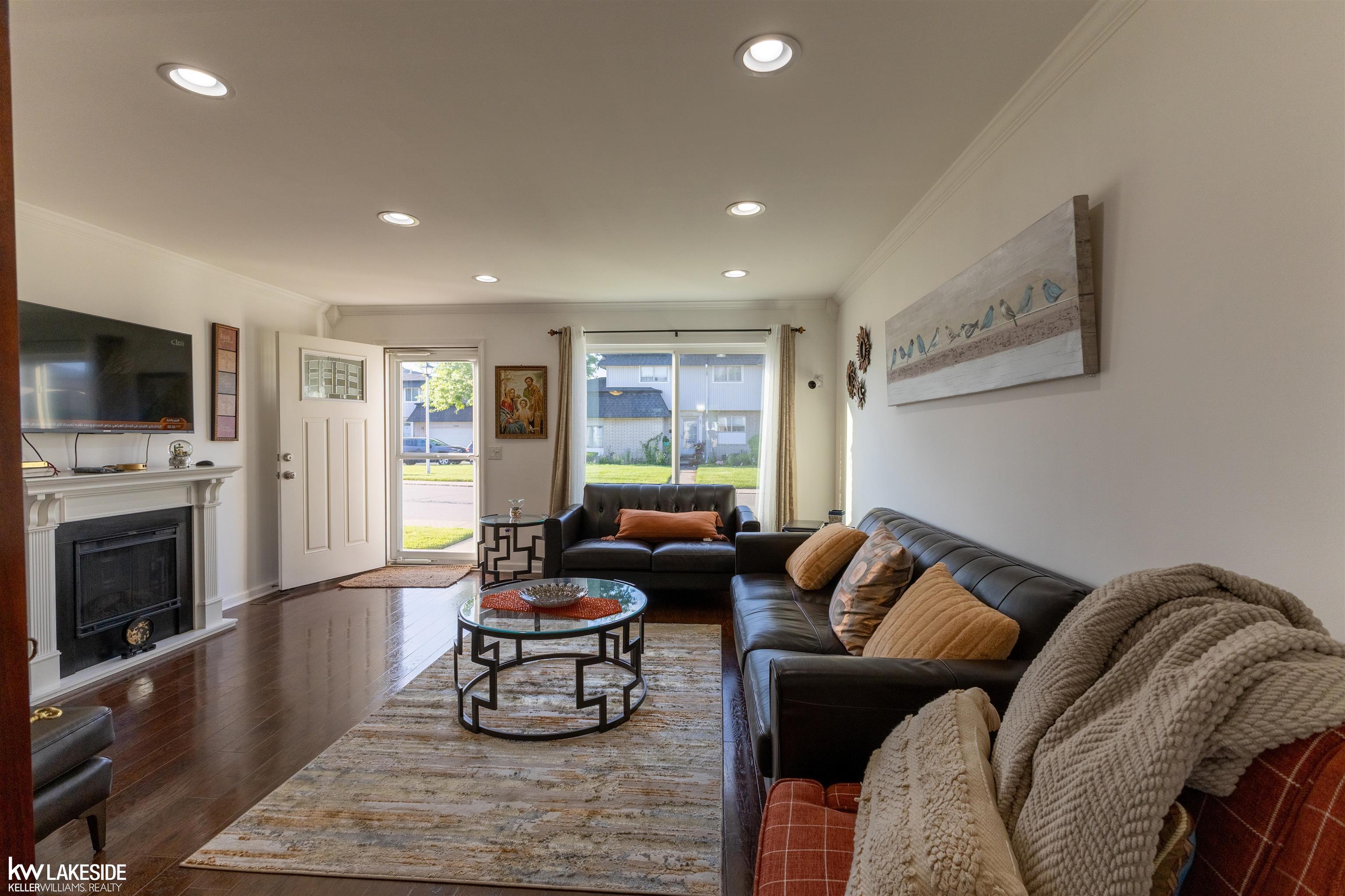 28012 Universal Dr Drive
