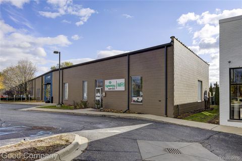 907 S Main Street Royal Oak City MI 48067