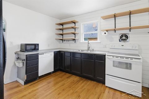 Tiny photo for 908 McCormick Street, Bay City City, MI 48708 (MLS # 61050197580)