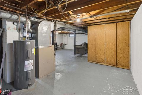 Tiny photo for 908 McCormick Street, Bay City City, MI 48708 (MLS # 61050197580)