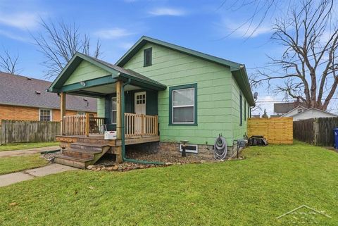 Tiny photo for 908 McCormick Street, Bay City City, MI 48708 (MLS # 61050197580)