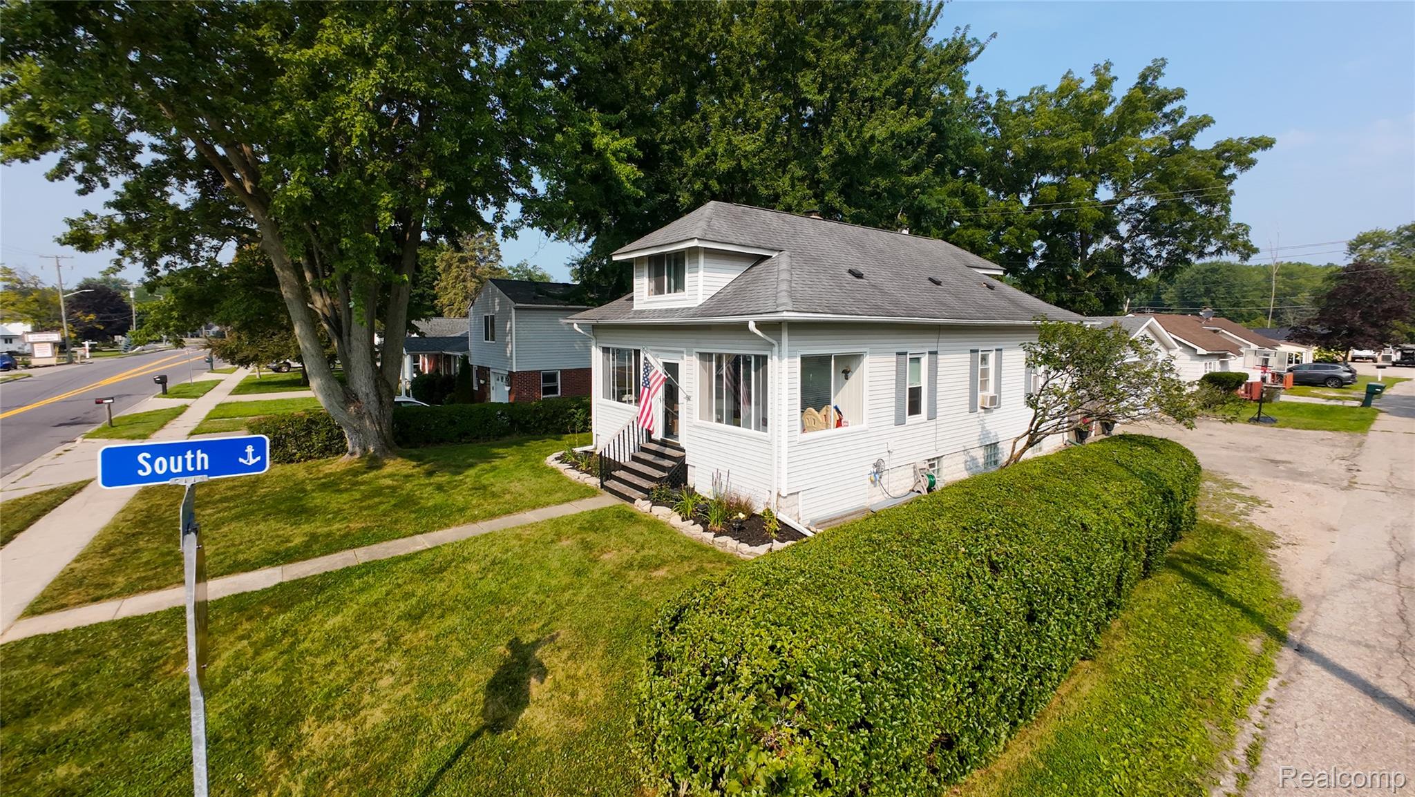 2037 Saint Clair River Drive