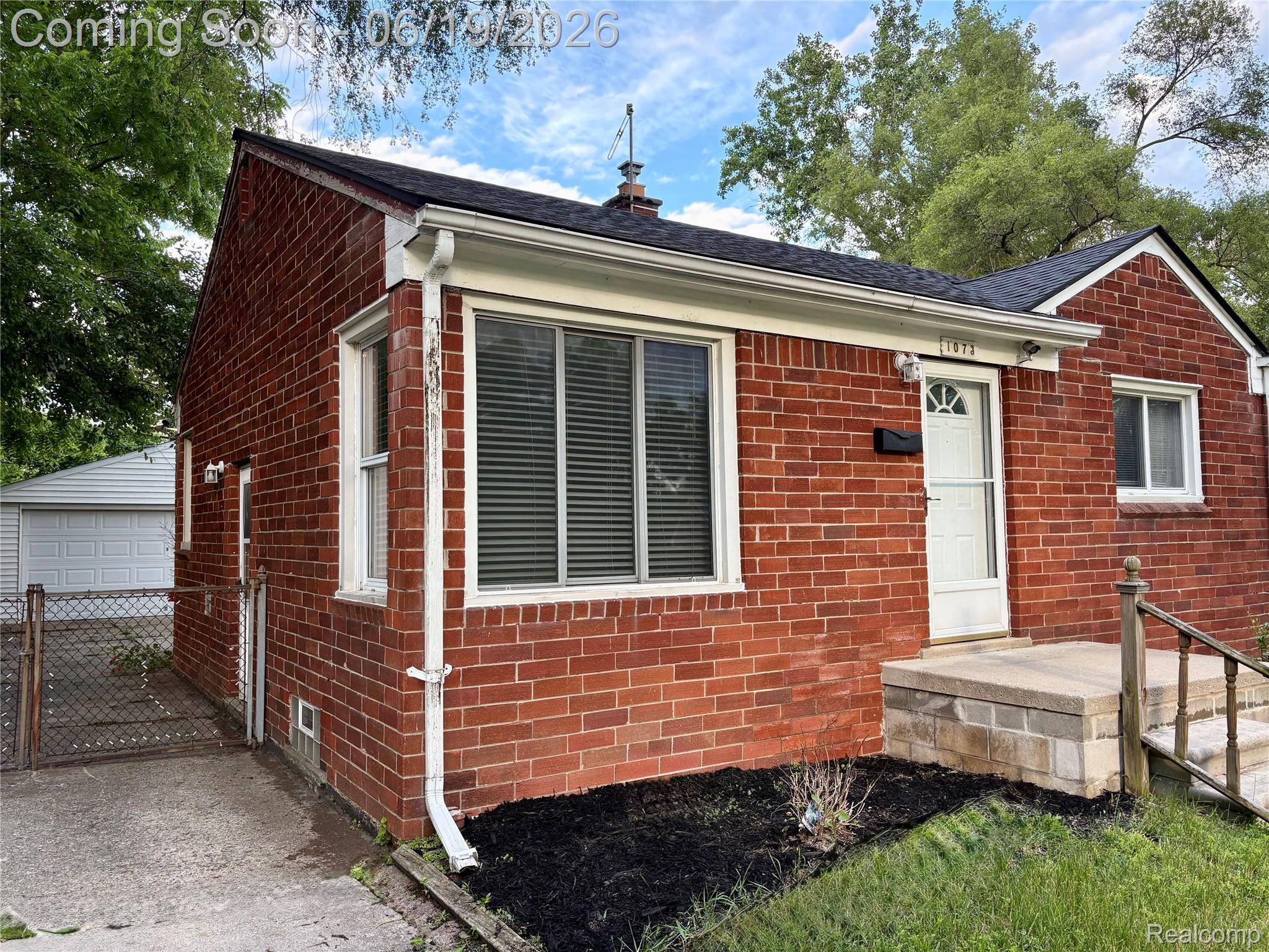1073 Colonial Drive