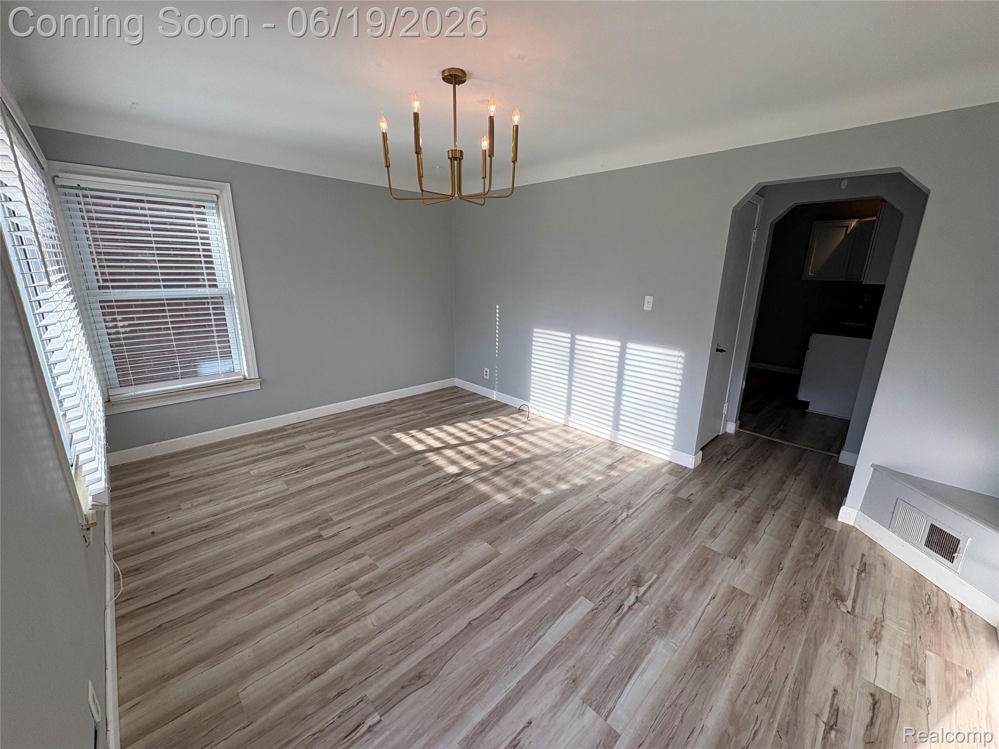 1073 Colonial Drive