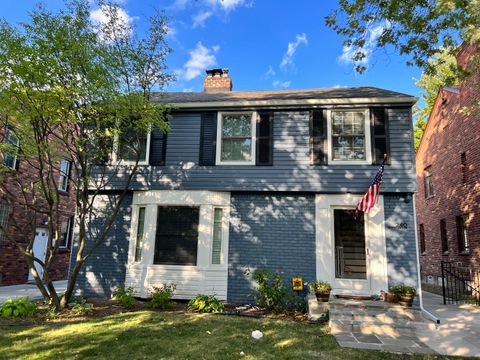 240 Mckinley Avenue Grosse Pointe Farms City MI 48236