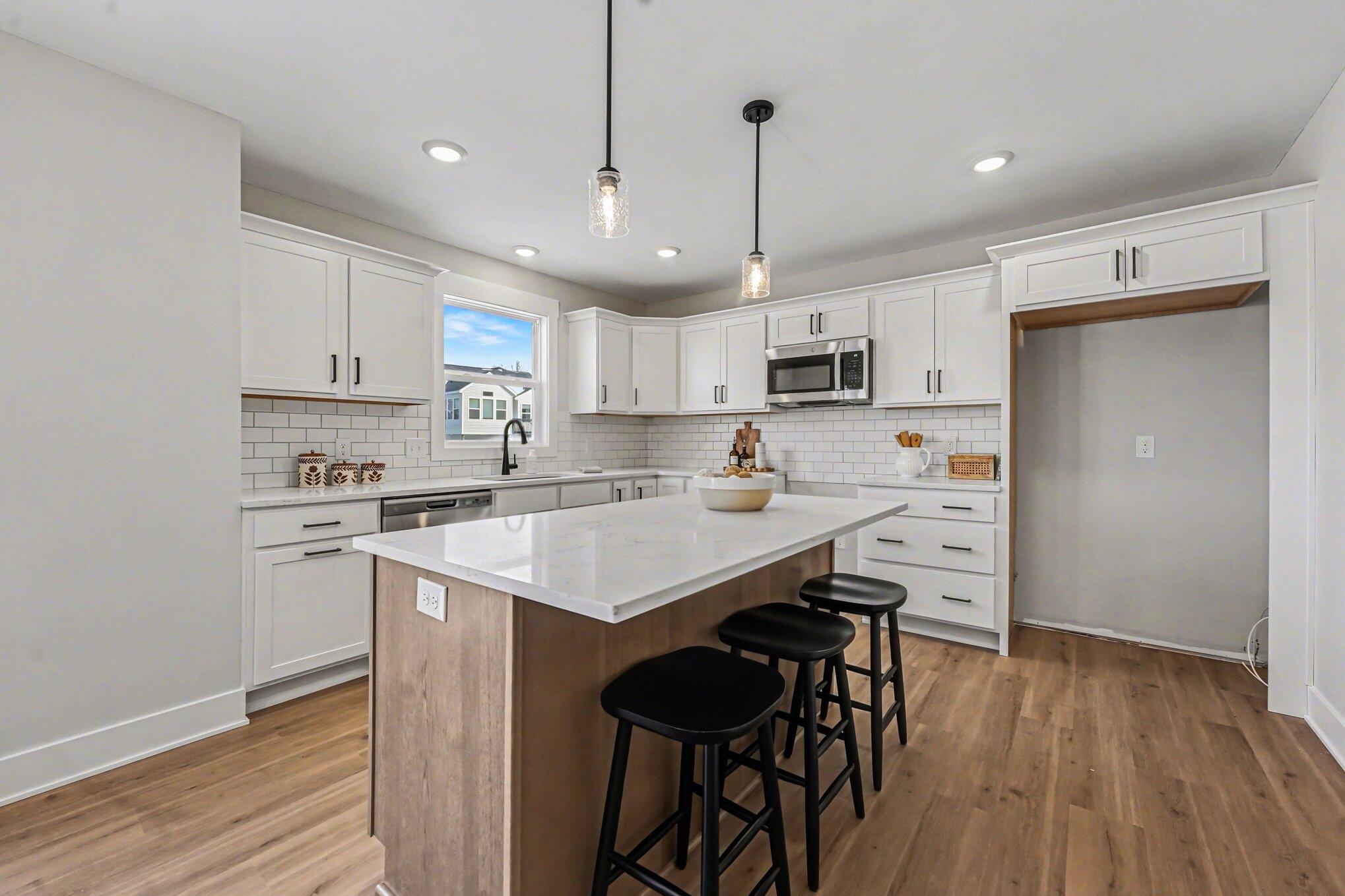 1831 Stratford Lane NW