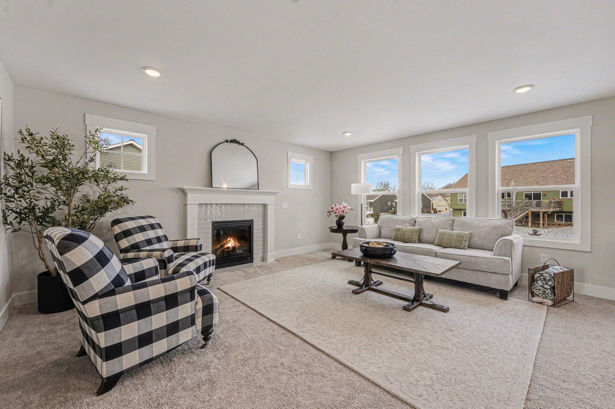 1831 Stratford Lane NW